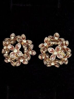Vintage, 3-D flower, aged goldtone, pierced earrings